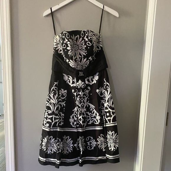 White House Black Market Dress - Picture 1 of 4